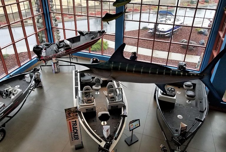 これは凄い！バスプロショップス マンティーカ店に行ってきたよ。Bass Pro Shops in Manteca, California